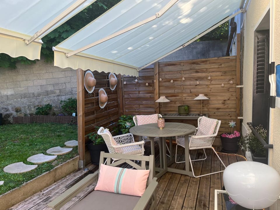 Garden, Dining area, Garden view