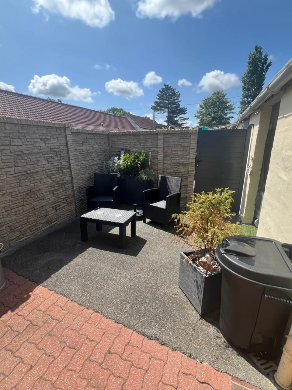 Nearby landmark, Restaurant/places to eat, Day, Activities, Children play ground, Darts, Balcony/Terrace, Other, Beach, Hiking, Cycling, Sunset, furniture