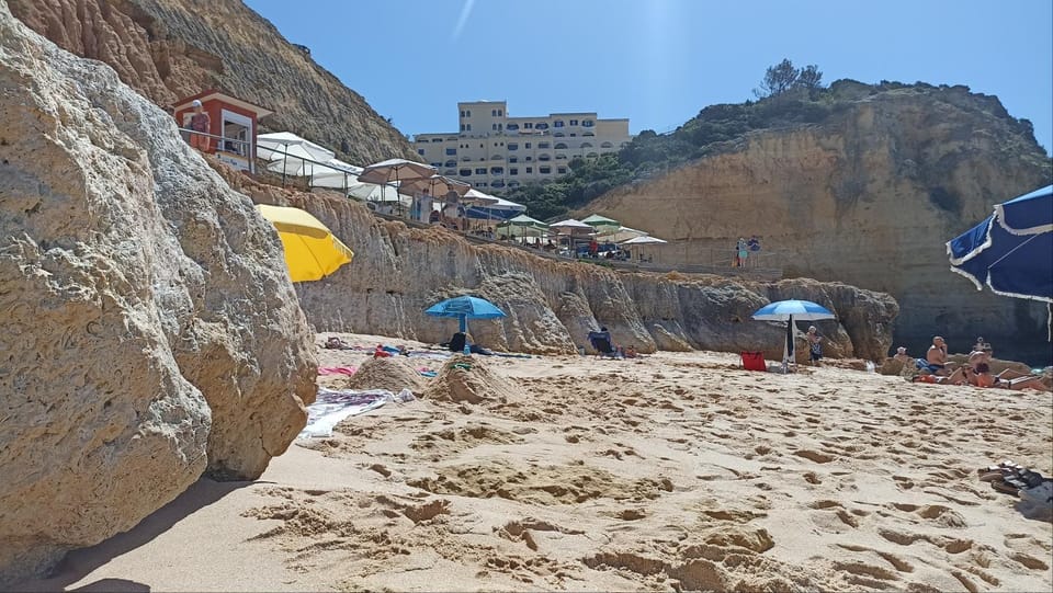 Apartamento T2 "Mar Colina Sol" com acesso à praia Apartment in Carvoeiro