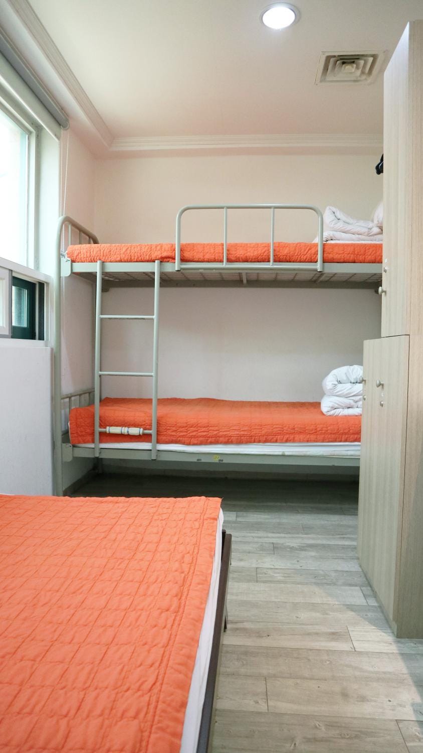 bunk bed