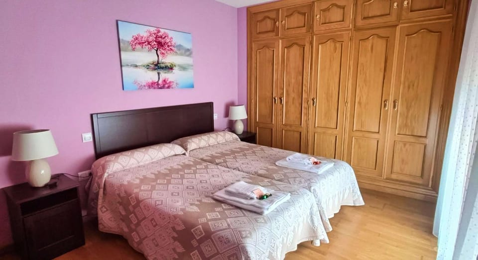 Bed, Balcony/Terrace, Bedroom, Quiet street view, wardrobe