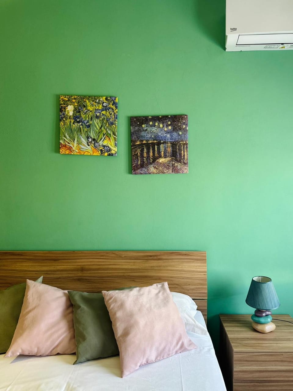Bed, Decorative detail, Bedroom, air conditioner