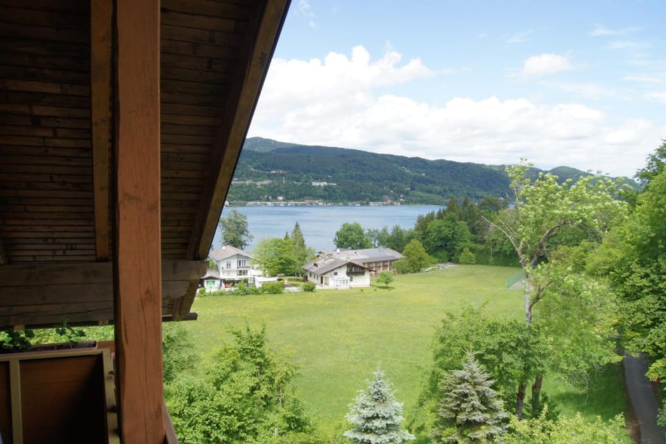 View (from property/room), Balcony/Terrace, Garden view, Lake view