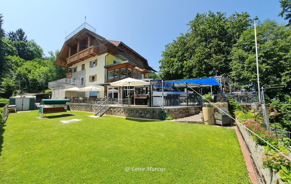 Restaurant/places to eat, Garden, Balcony/Terrace