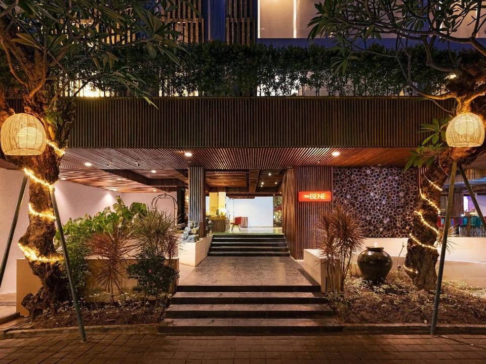 Facade/entrance
