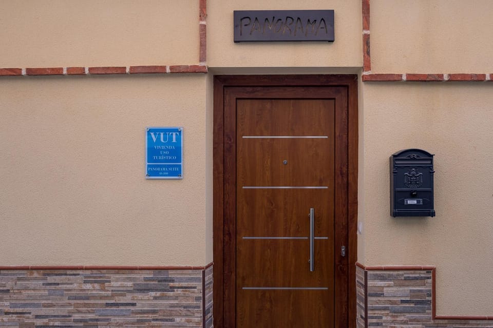 Facade/entrance, Property logo or sign, Decorative detail