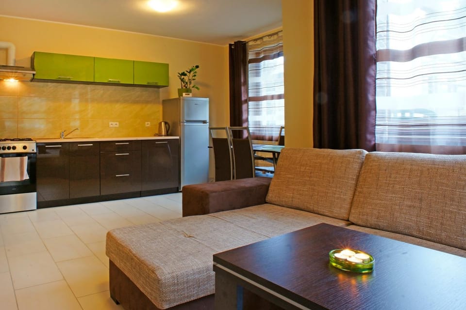 Kitchen or kitchenette, Living room