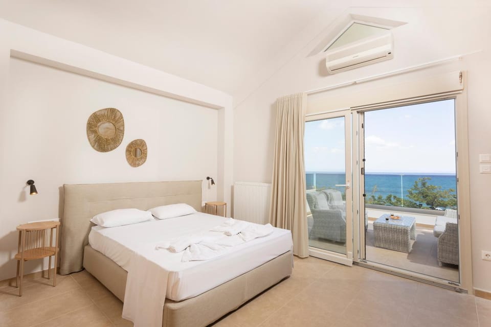 Villa The View - Beachfront, 5 Bedrooms, BBQ, View Villa in Halkidiki