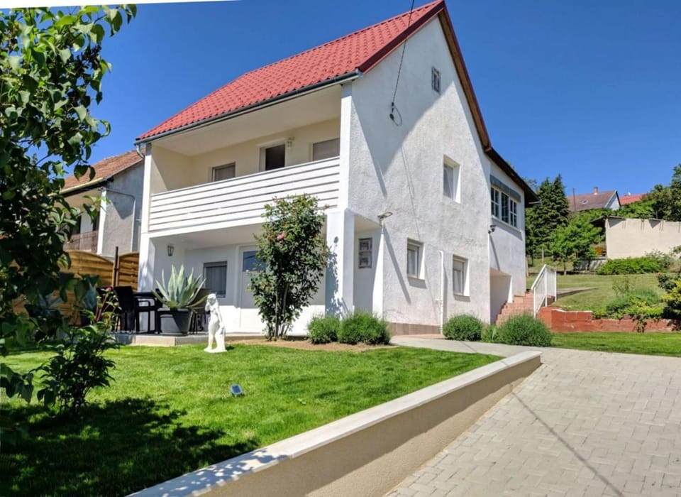 Property building, Facade/entrance, Garden