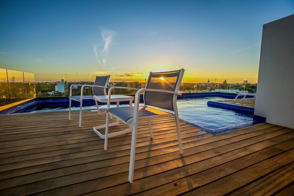 Swimming pool, Swimming pool