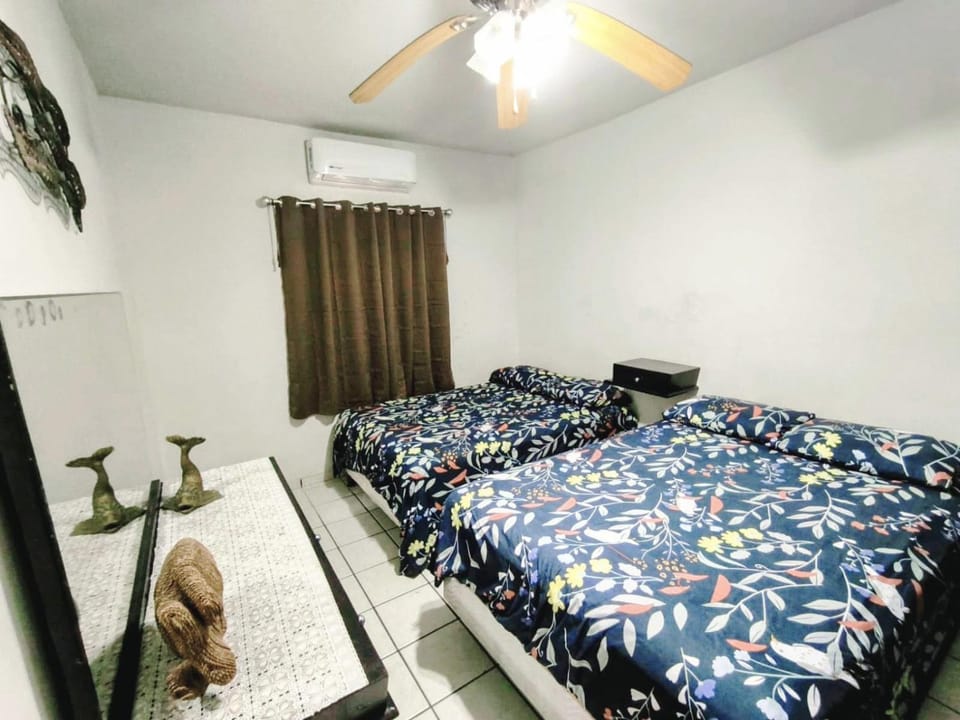 Bed, Photo of the whole room, Bedroom, air conditioner