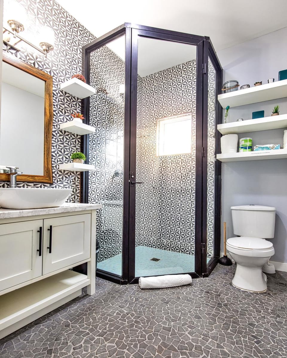 Shower, Toilet, Bathroom