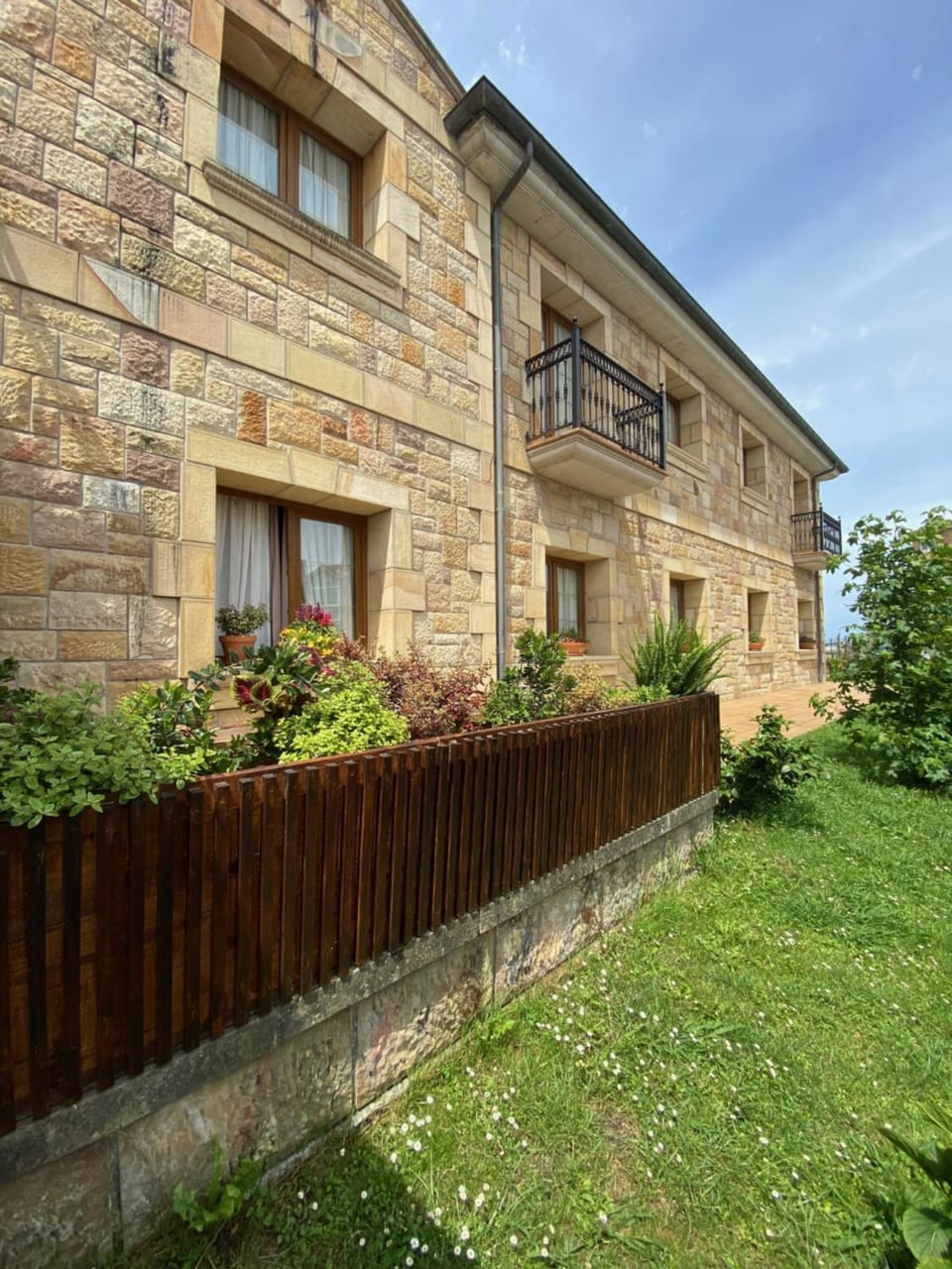 Property building, Spring, Garden, Garden view