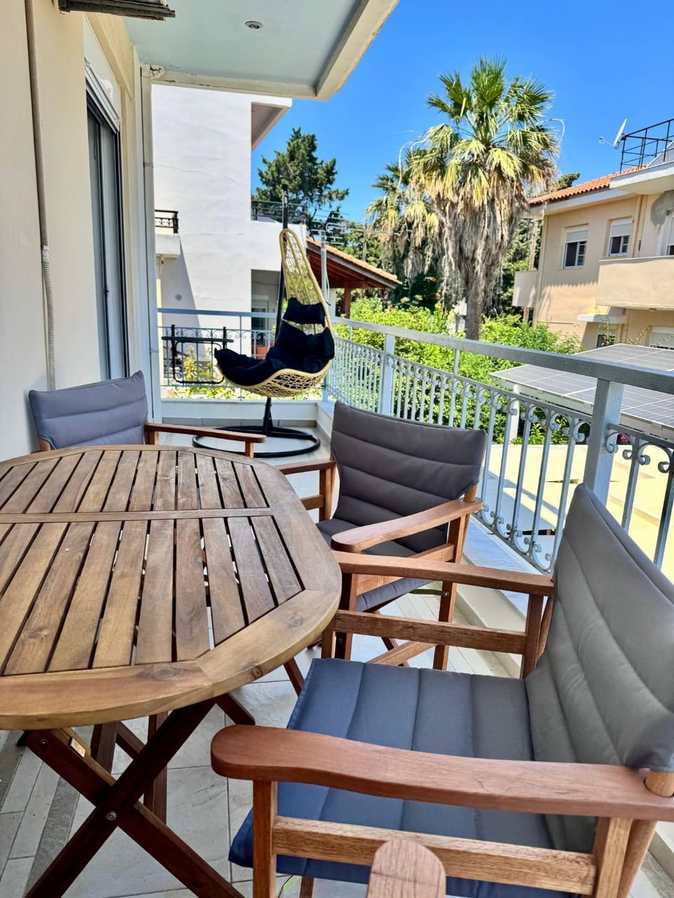 Holiday Nest & parking Apartment in Ialysos