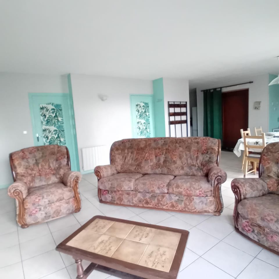 LA VALLEE MARIAUX House in Wallonia, Belgium