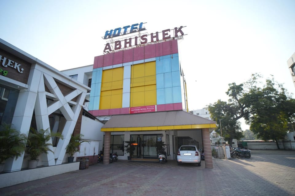 HOTEL ABHISHEK, Shirdi Hotel in Maharashtra