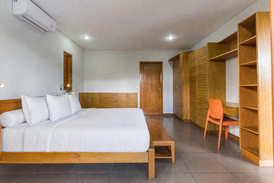 Bed, Bedroom, wardrobe, air conditioner