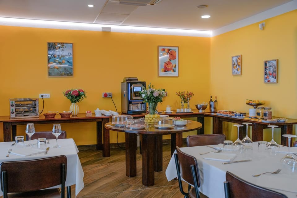 Restaurant/places to eat, Food and drinks, Food, Drinks