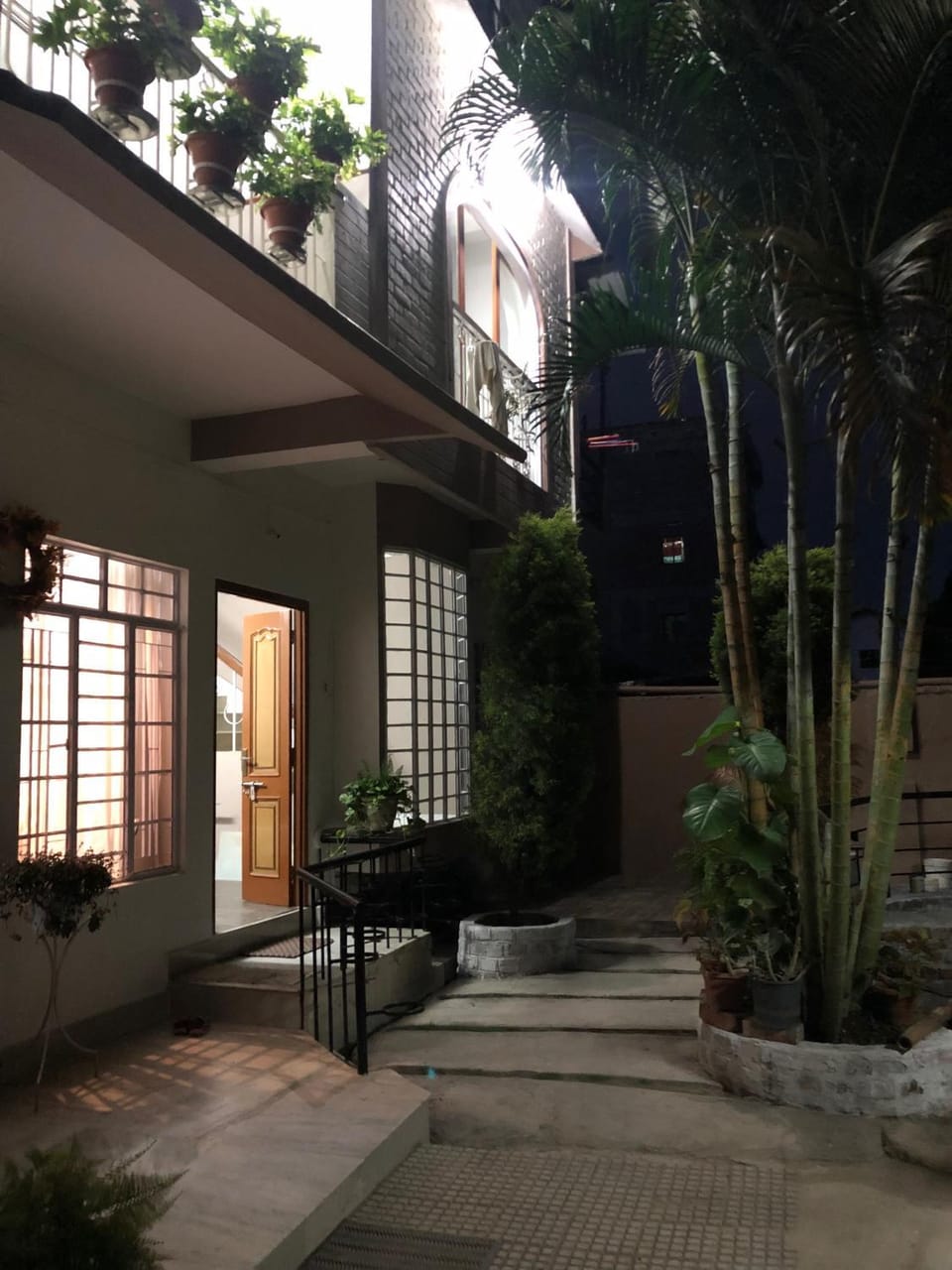 Facade/entrance
