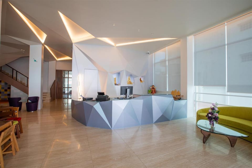 โรงแรมโกลว์ รัตนา เพลส Hotel in Thailand
