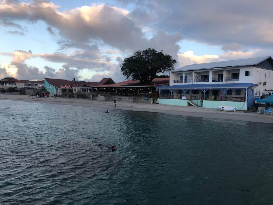 Property building, Neighbourhood, Beach