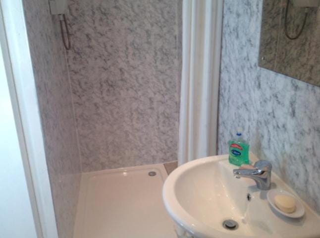 The Clan Macfarlane Apartment Bed and Breakfast in Kilmarnock