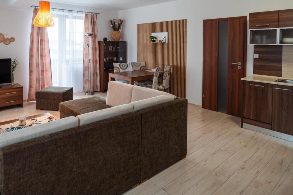 FeEl Tatras View APARTMENT next to Black Stork Golf Apartment in Slovakia
