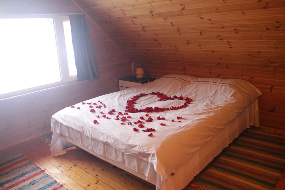 Bed, Decorative detail, Bedroom