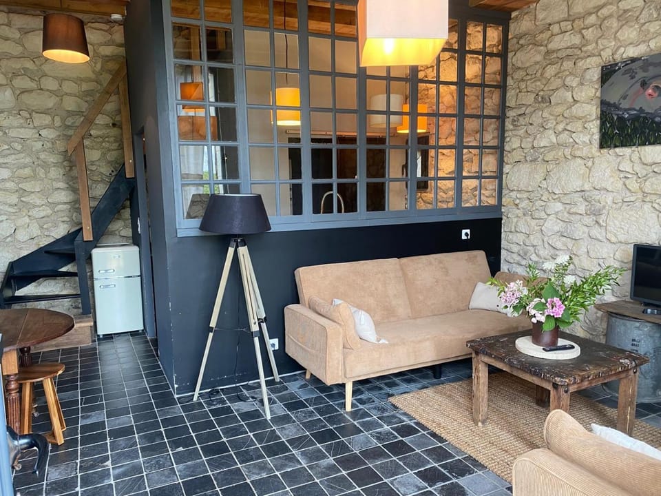 La Grange du Moulin House in Centre-Val de Loire