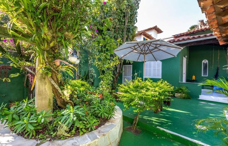 Búzios Casa Verde Bed and Breakfast in Armacao dos Buzios