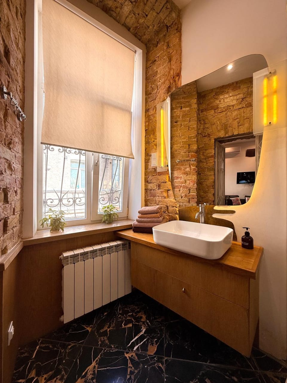 Shower, Bathroom, Decorative detail, Bath, towels