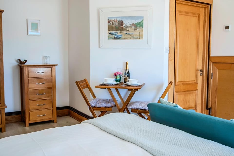 Coed y Berclas guest room, wonderful view Bed and Breakfast in Wales