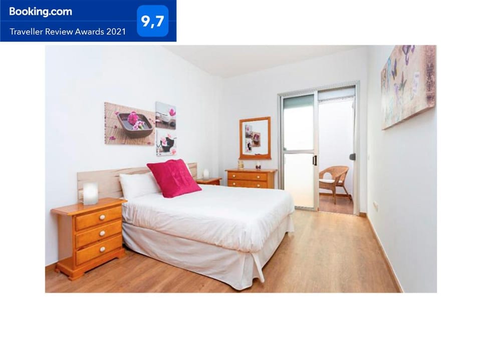 Patio, Decorative detail, Bedroom, cot, Inner courtyard view