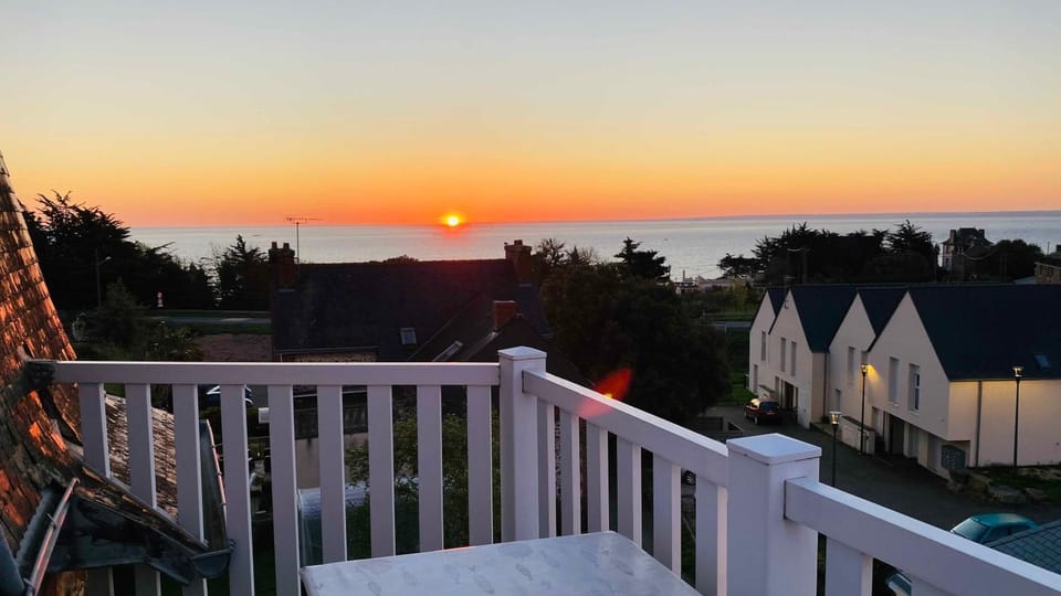 Balcony/Terrace, Sea view, Sunrise