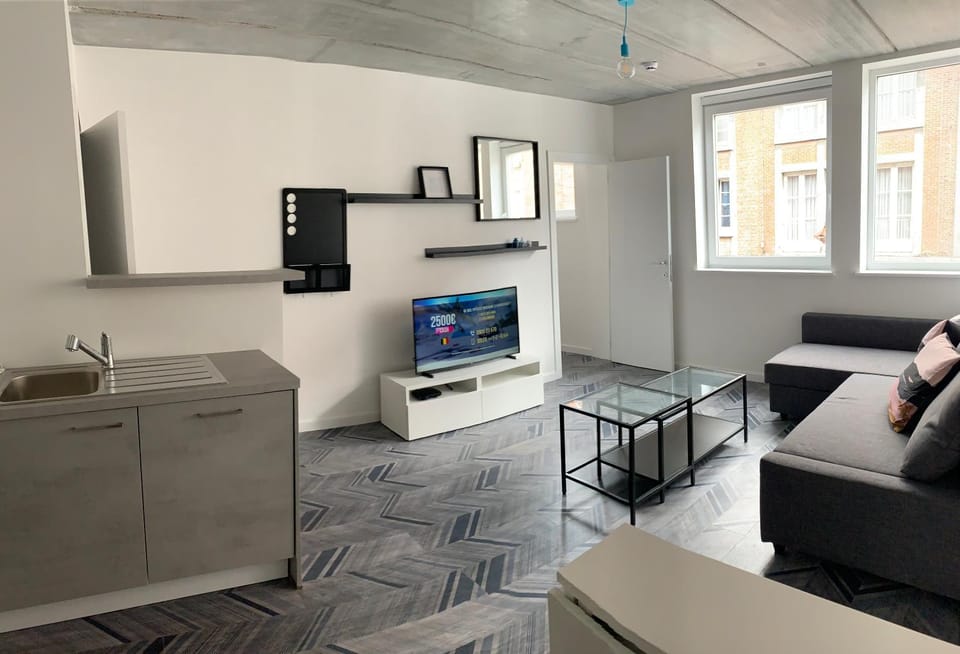 Communal lounge/ TV room, TV and multimedia, Living room