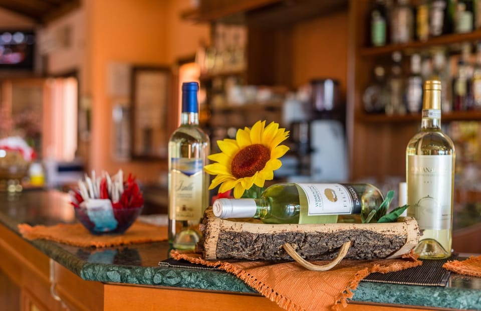 Restaurant/places to eat, Lobby or reception, Lounge or bar, Banquet/Function facilities