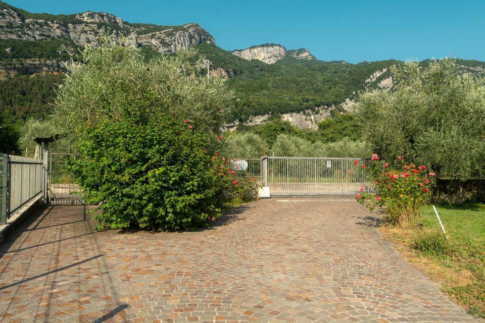 Facade/entrance, Day, Mountain view