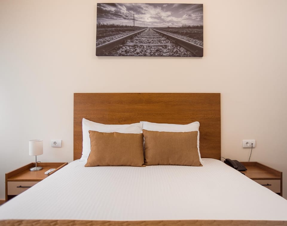 Bed, Photo of the whole room, Decorative detail