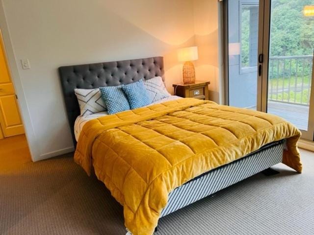 Villa Sebastian - Large Modern Home House in Wellington