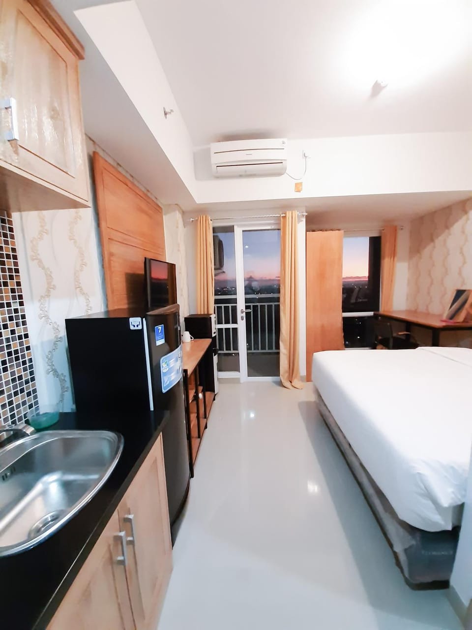 Bed, Photo of the whole room, Bedroom, air conditioner