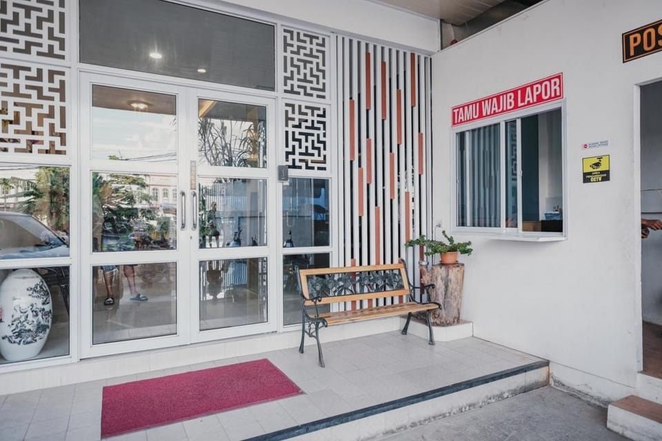 Facade/entrance