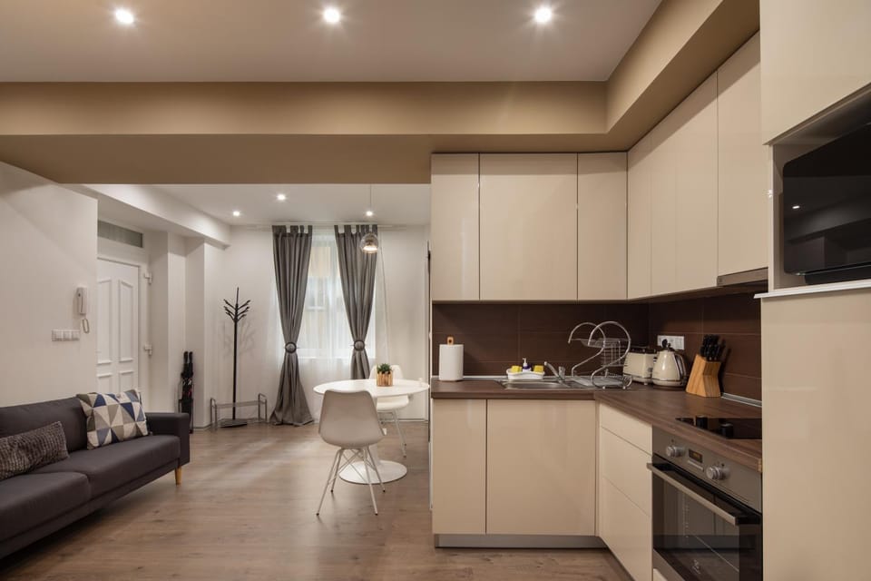 Kitchen or kitchenette, Living room, Seating area