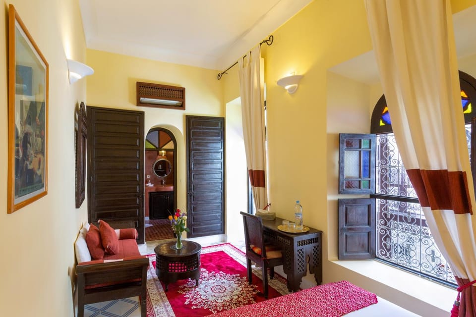 Bathroom, Seating area, Area and facilities