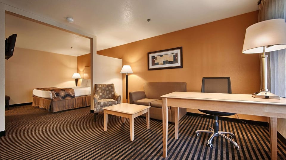 Photo of the whole room, Seating area, On site