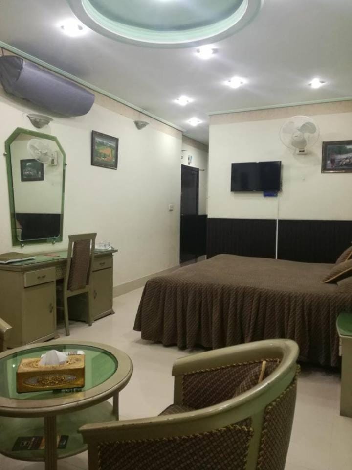 Hotel City View Peshawar Hotel in Punjab
