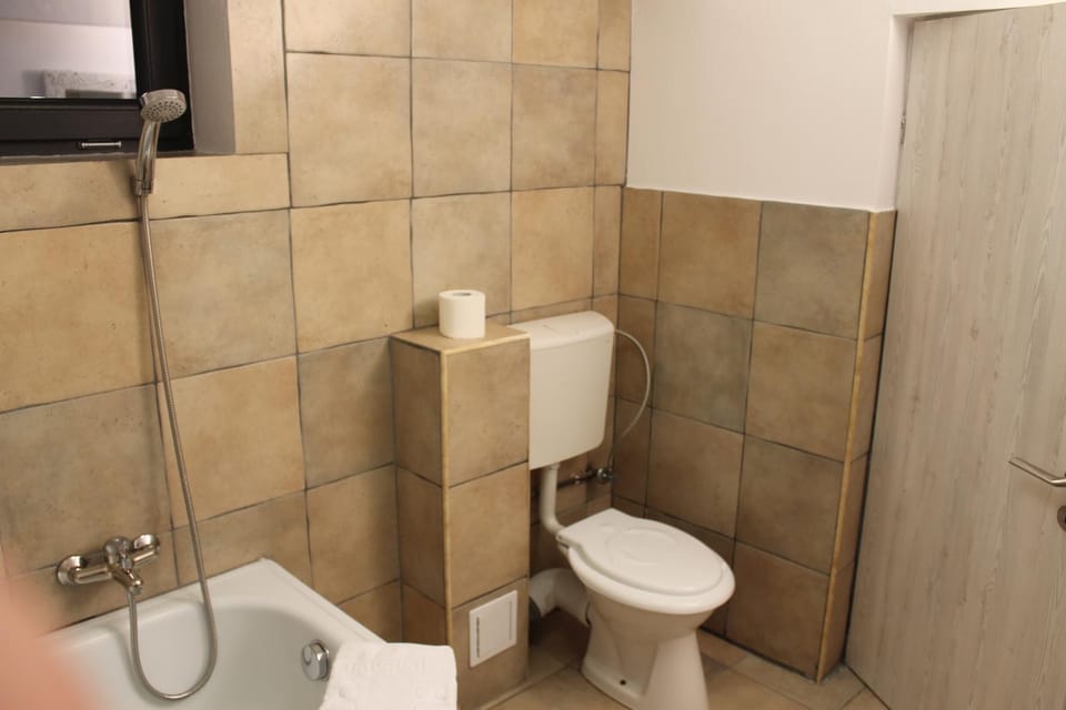 Toilet, Bathroom