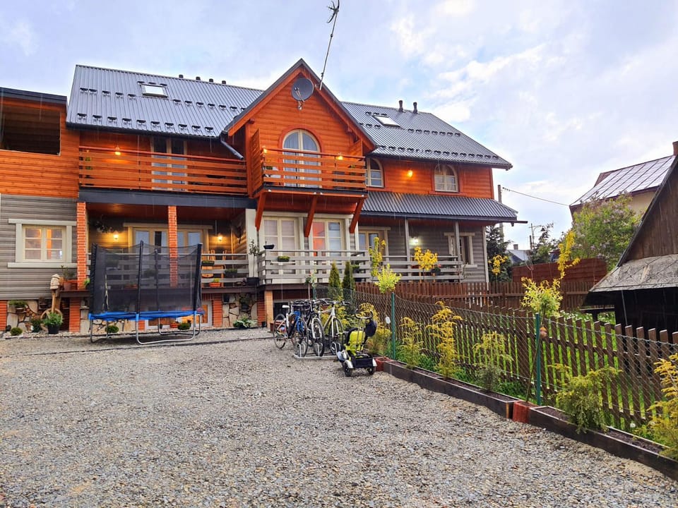 Property building, Day, Garden