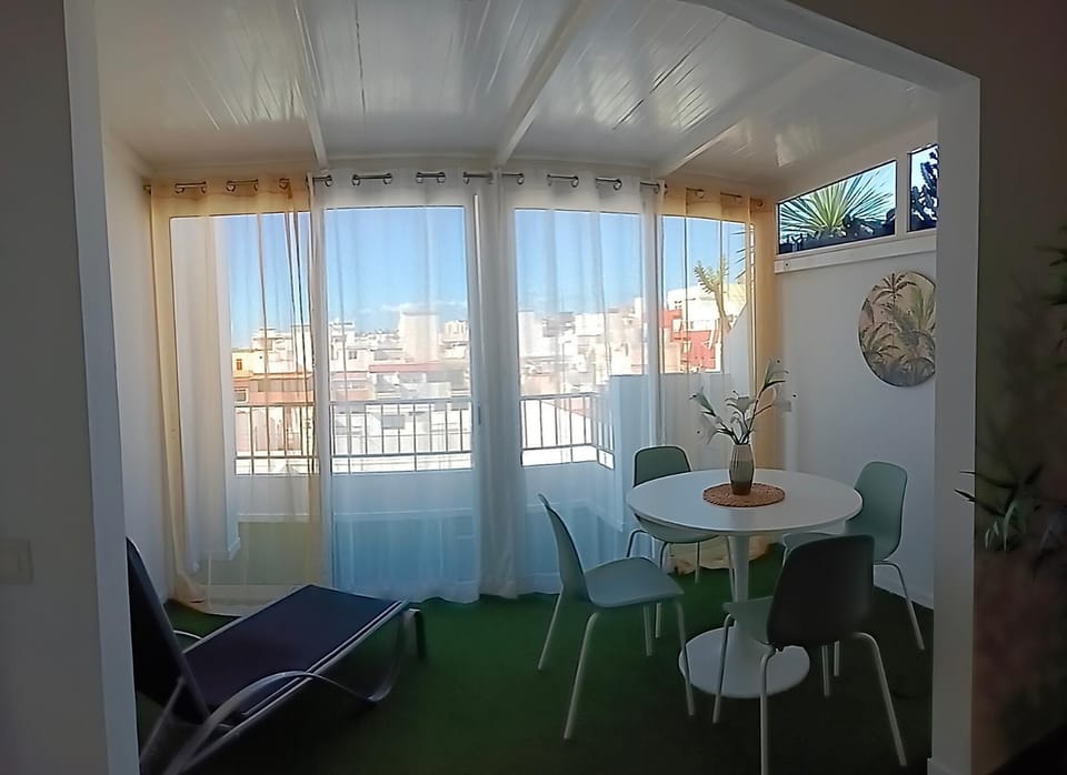 ATICO CON TERRAZA, VISTAS AL MAR Y CIUDAD Apartment in Santa Cruz de Tenerife