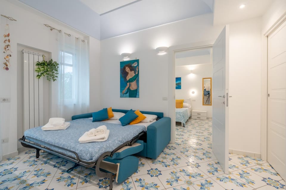 Bed, Living room