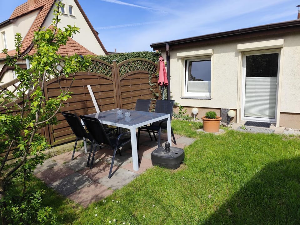 Property building, Garden, Garden view